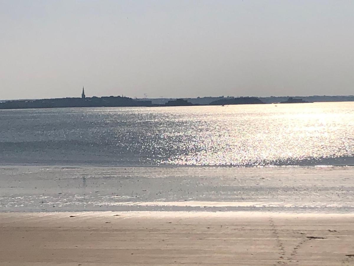 Le Cezembre, Au Pied De La Plage Saint-Malo Eksteriør bilde