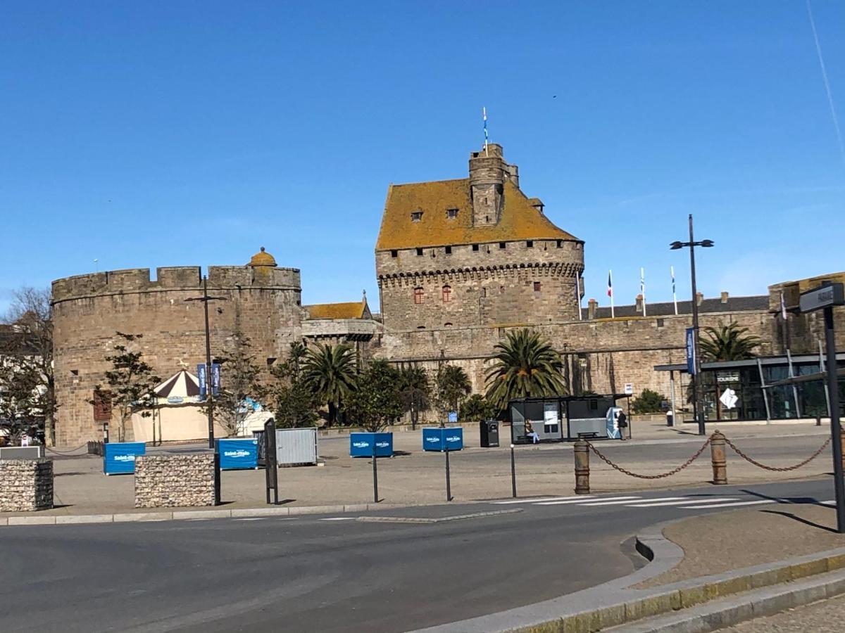 Le Cezembre, Au Pied De La Plage Saint-Malo Eksteriør bilde